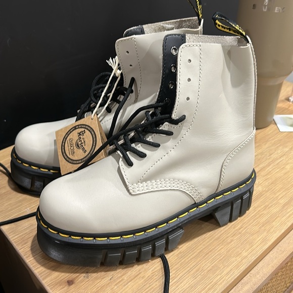 Dr Marten AUDRICK NAPPA LEATHER PLATFORM ANKLE BOOTS - Picture 6 of 10